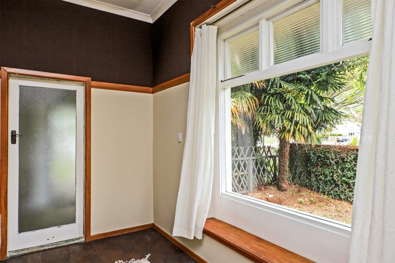 300 Grays Road, Saint Leonards, Hastings - Carousel 2