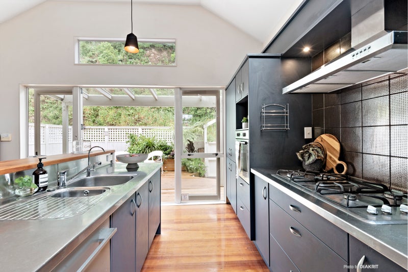 153D Grant Road, Thorndon, Wellington - Carousel 2