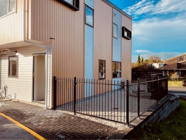 1/40 Mark Edward Drive, Half Moon Bay, Auckland - Carousel 23