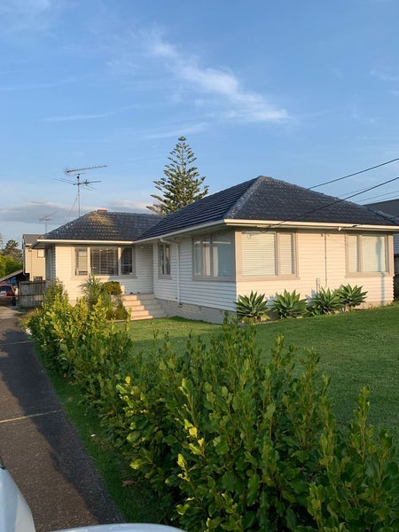 1/65 Lancaster Road, Beach Haven, Auckland - Carousel 1
