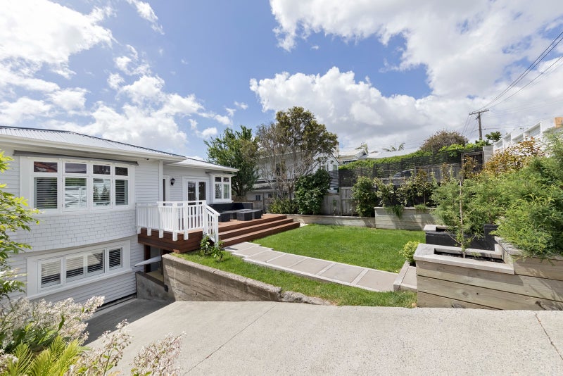 10 Sunny Brae Crescent, Westmere, Auckland - Carousel 1