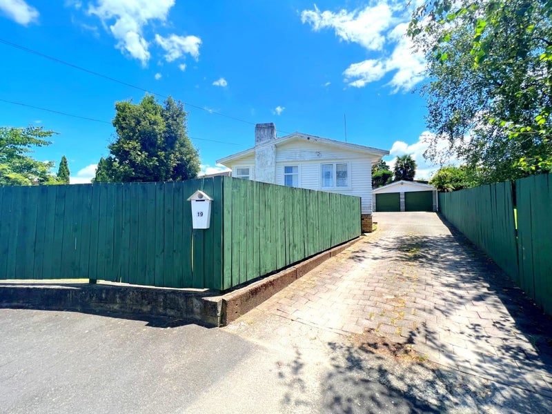 19 Minifie Avenue, Melville, Hamilton - Carousel 2