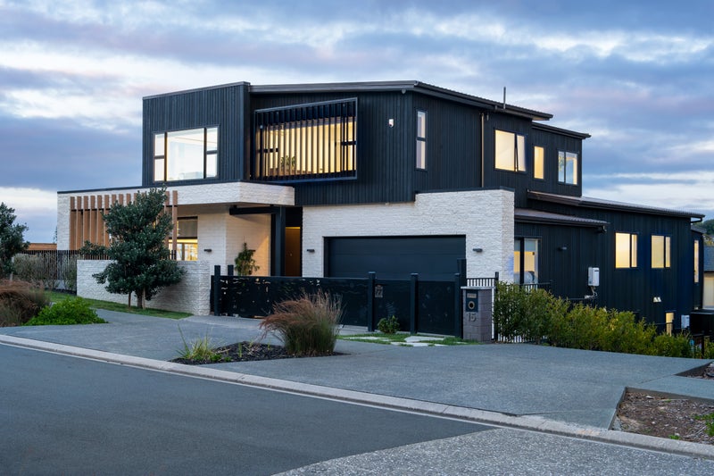 17 Bearing Parade, Long Bay, Auckland - Carousel 2