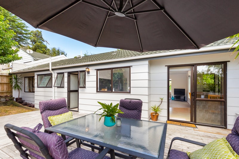 1/71 Oaktree Avenue, Browns Bay, Auckland - Carousel 1