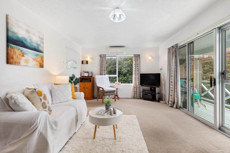 1/14 Scarlock Avenue, Browns Bay, Auckland - Carousel 1