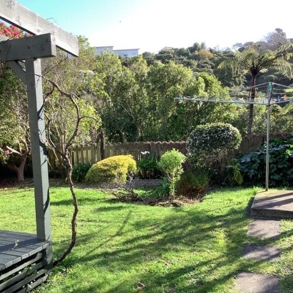 11 Christina Grove, Normandale, Lower Hutt - Carousel 11