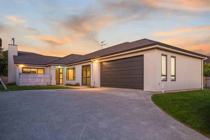 32 Mo Street, Camborne, Porirua - Carousel 1