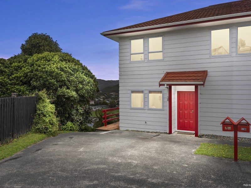 2/30 Percy Dyett Drive, Karori, Wellington - Carousel 1