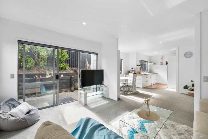 252A Wairau Road, Glenfield, Auckland - Carousel 2