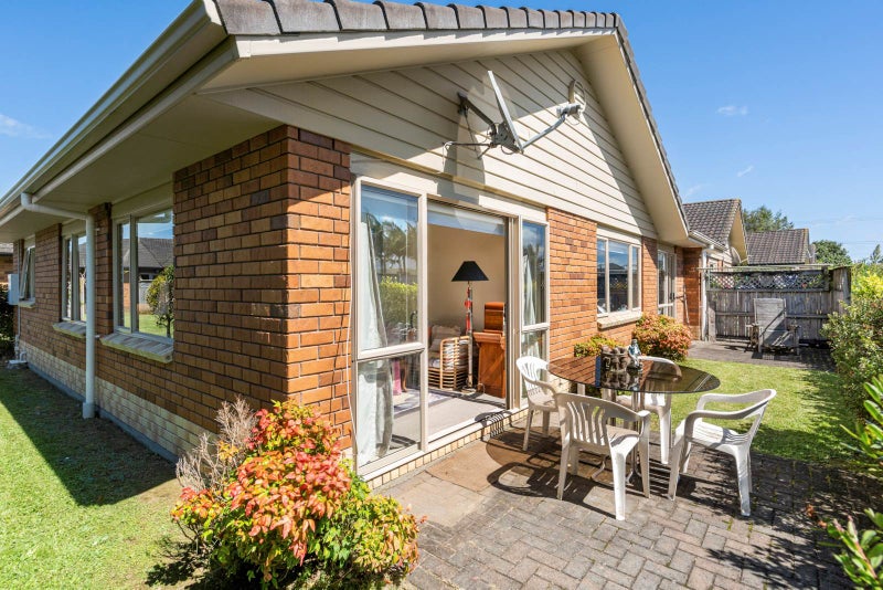 27/1 Piriti Drive, Te Atatu Peninsula, Auckland - Carousel 1