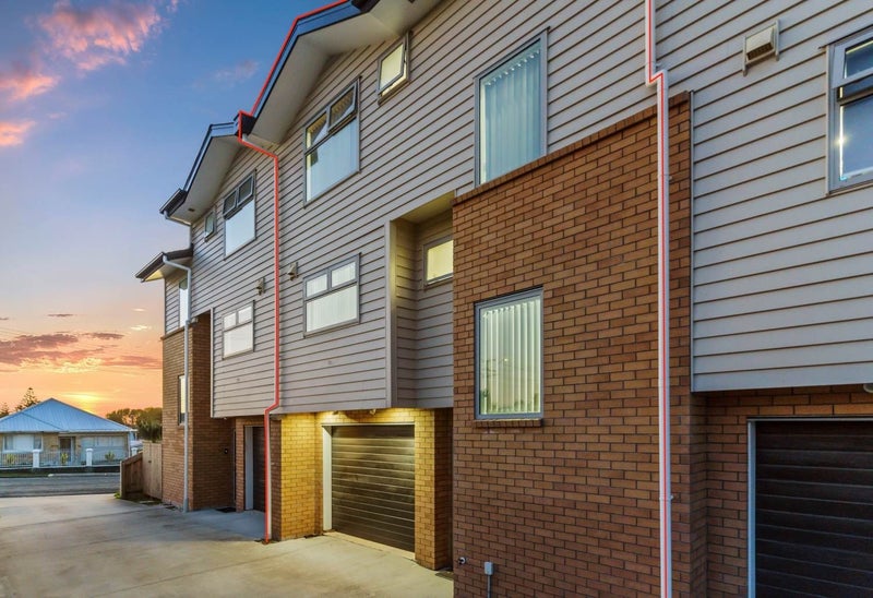 37B Thomas Road, Mangere, Auckland - Carousel 1