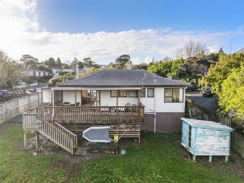 35 Rehia Road, Massey, Auckland - Carousel 23