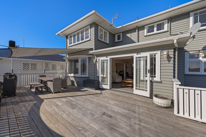 26 Baring Terrace, Strandon, New Plymouth - Carousel 1