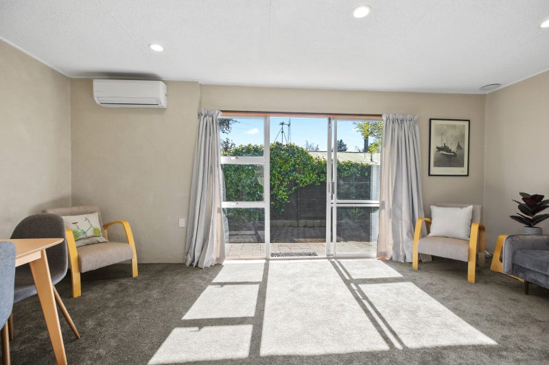 42 Southsea Crescent, Silverdale, Hamilton - Carousel 1