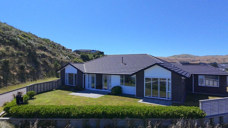 2 Tutoko Place, Aotea, Porirua - Carousel 1