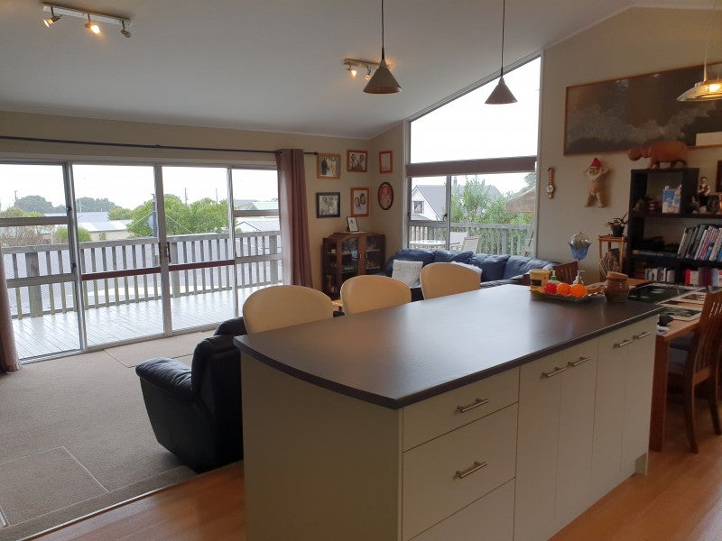 11 Hewlett Road, Karoro, Greymouth - Carousel 24