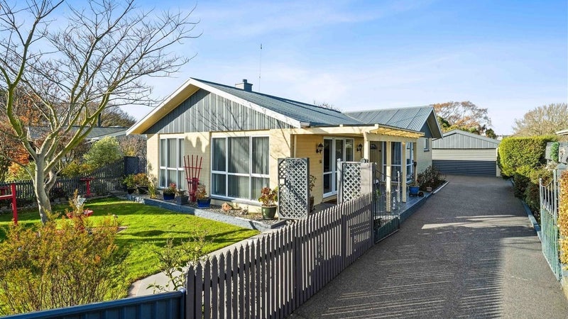 22 Kathleen Crescent, Hornby, Christchurch - Carousel 1