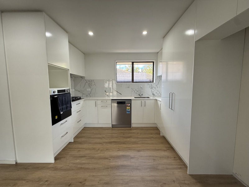 3/30 Meadow Street, Papanui, Christchurch - Carousel 2
