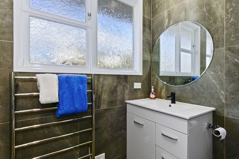 58 Deanwell Avenue, Deanwell, Hamilton - Carousel 15