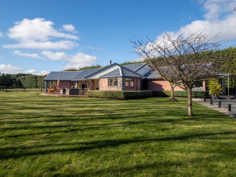 672 Highfield Road, Christchurch - Carousel 2