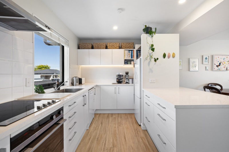 4/33 Winchester Street, Merivale, Christchurch - Carousel 1