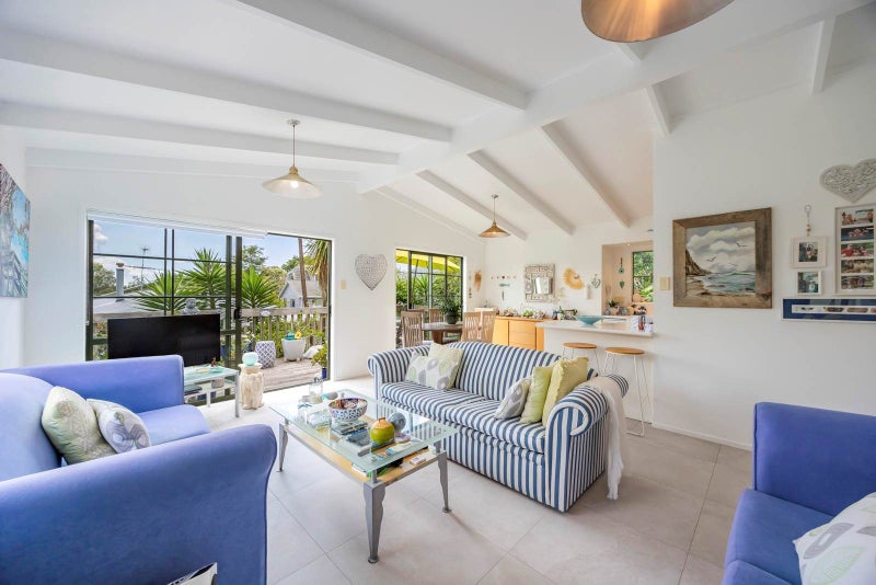 2/92 Coronation Road, Hillcrest, Auckland - Carousel 21