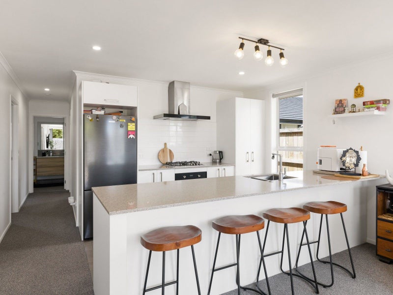 2/3 Paul Crescent, Fairfield, Hamilton - Carousel 2