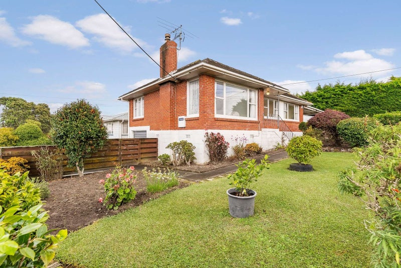 201 Chivalry Road, Glenfield, Auckland - Carousel 2