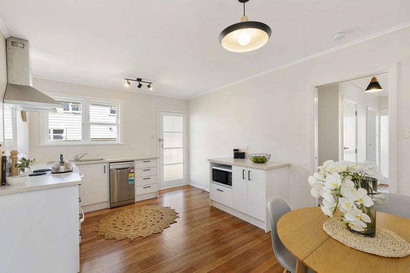 6B Heather Grove, Fairfield, Lower Hutt - Carousel 2