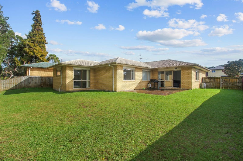 8 Neesons Way, Glendene, Auckland - Carousel 2