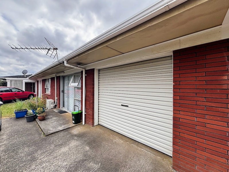 2/85 Harris Crescent, Papanui, Christchurch - Carousel 1