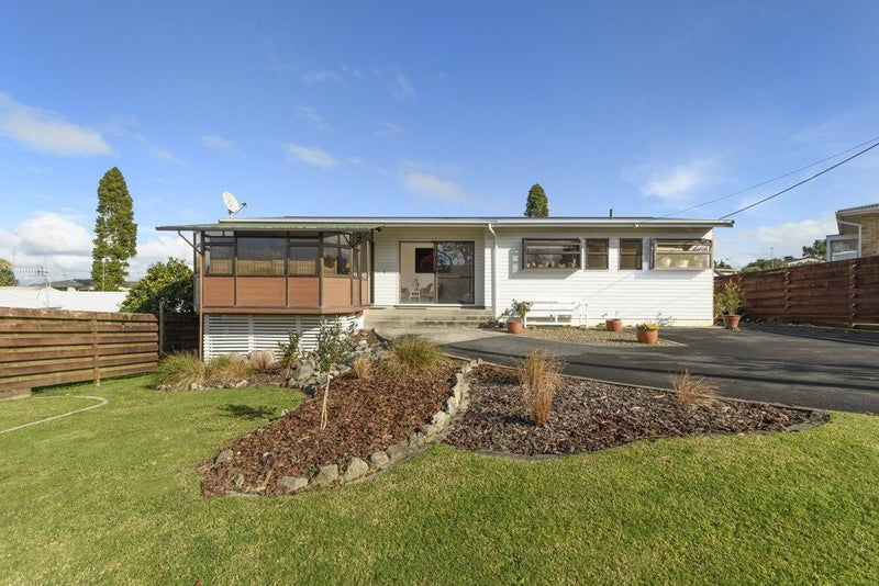 22 Jefferson Place, Brookfield, Tauranga - Carousel 2