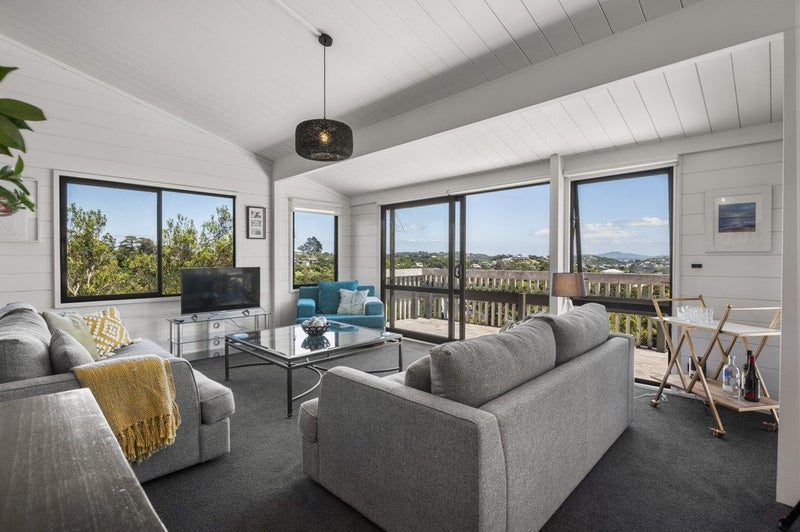 52 Karaka Road, Oneroa, Waiheke Island - Carousel 2