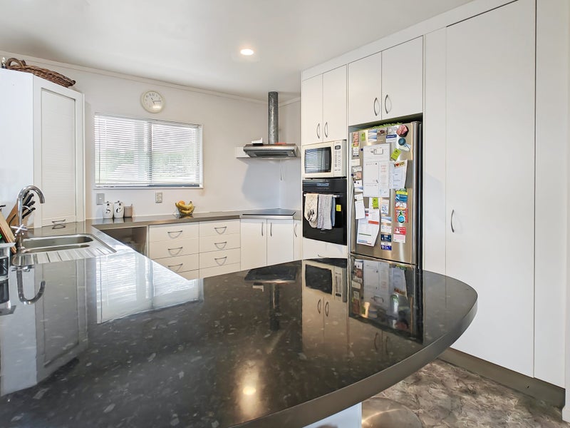 125A Wallace Road, Mangere Bridge, Auckland - Carousel 1