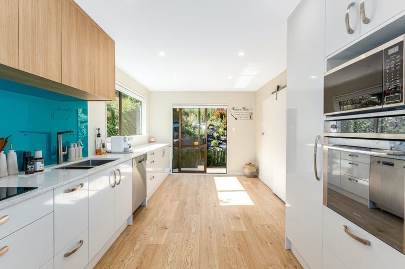 12 Bosun Terrace, Whitby, Porirua - Carousel 2