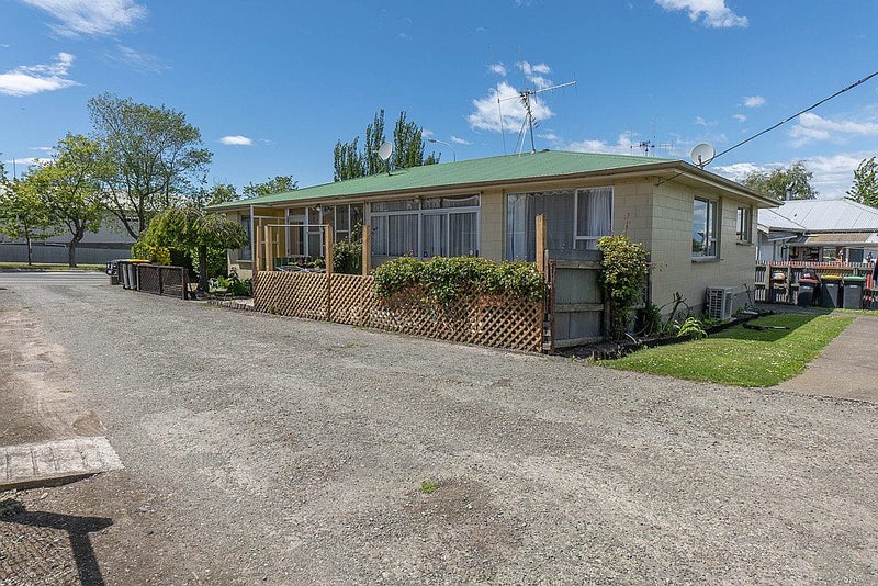 2/63 Craigie Avenue, Kensington, Timaru - Carousel 1