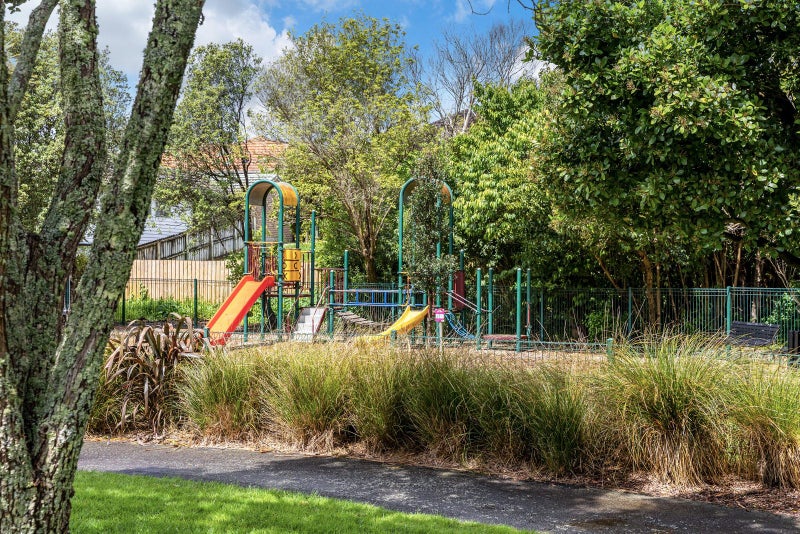 71 Moa Road, Point Chevalier, Auckland - Carousel 5