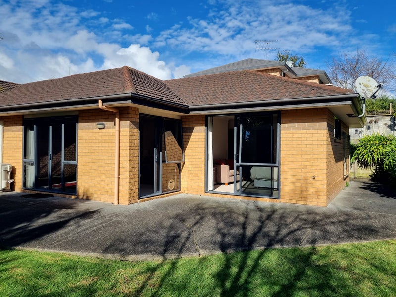 22 Araminta Place, Beachlands, Auckland - Carousel 1