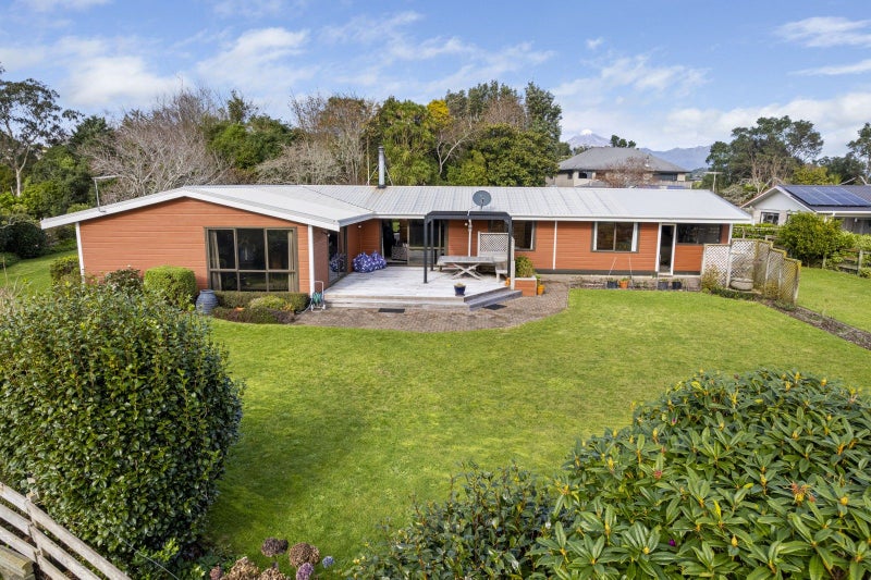 6 Byron Place, Whalers Gate, New Plymouth - Carousel 2