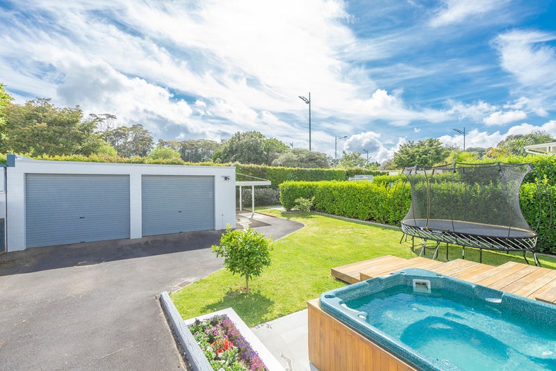 12 Brewster Avenue, Morningside, Auckland - Carousel 2