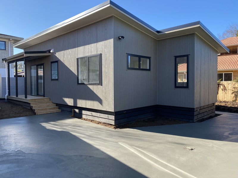 13 Gilbass Avenue, Hamilton Lake, Hamilton - Carousel 1