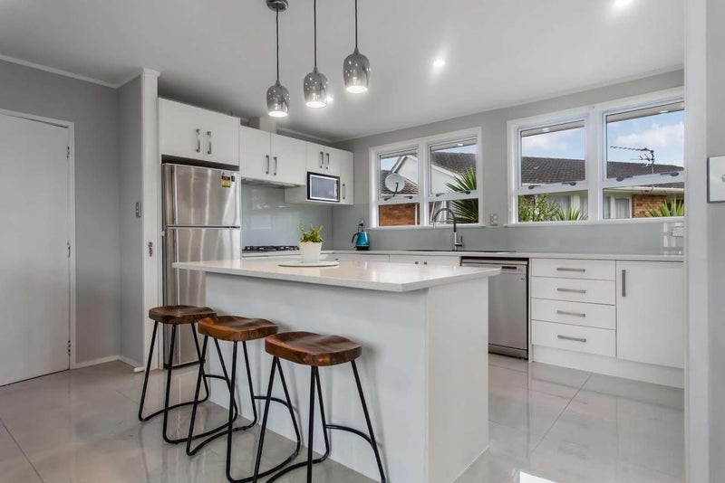 6 WELBY PL, Mangere, Manukau - Carousel 2