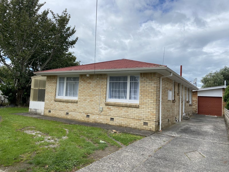 14 Panair Crescent, Hillcrest, Hamilton - Carousel 1