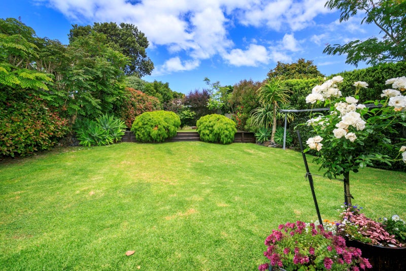 44 Bond Crescent, Forrest Hill, Auckland - Carousel 1