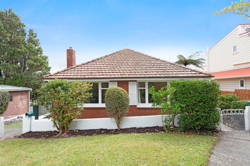 19 Woburn Road, Northland, Wellington - Carousel 1