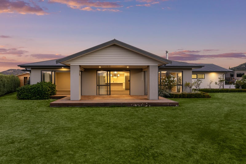 5 Nancy Lane, Wanaka - Carousel 33