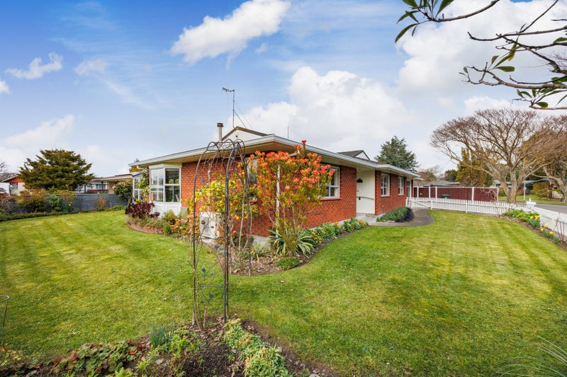 27 Carter Crescent, Awapuni, Palmerston North - Carousel 2
