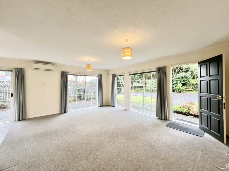 1/169 Whites Line East, Waiwhetū, Lower Hutt - Carousel 2