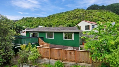105 Hazlewood Avenue, Karori, Wellington - Carousel 1