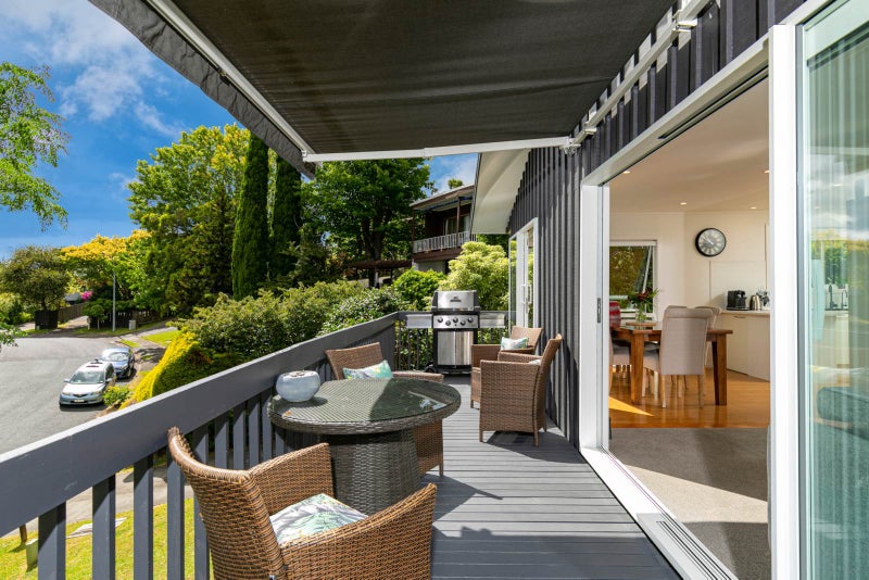 10 Surville Place, Mairangi Bay, Auckland - Carousel 2